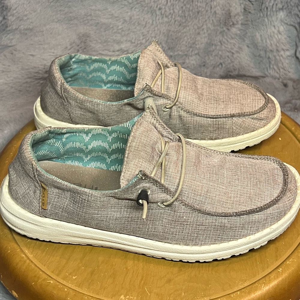 Women’s size 7 Wendy Hey Dude’s